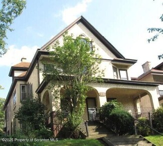 910 Clay Ave, Scranton, PA 18510