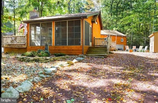 11 Hazard Run Rd, Lake Harmony, PA 18624
