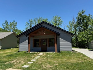 429 E South St, Mountain Grove, MO 65711