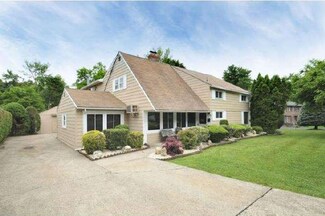 8806 Patton Rd, Glenside, PA 19038