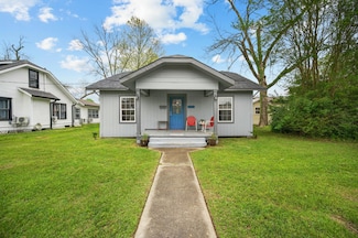 104 N Royal St, Deridder, LA 70634
