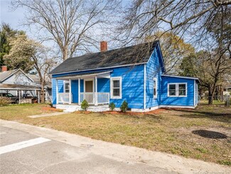 4 6th St, Laurinburg, NC 28352