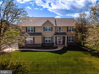 104 Meadowgreen Dr, Royersford, PA 19468