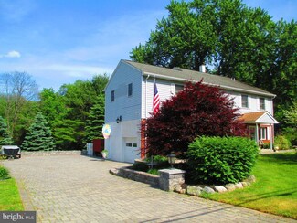 13 Woodsville Rd, Hopewell, NJ 08525