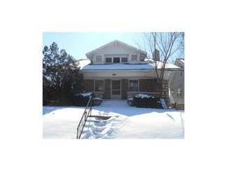 1027 W White Oak St, Independence, MO 64050