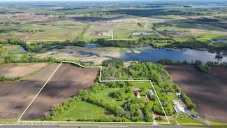 E5380 Us Highway 10, Weyauwega, WI 54983
