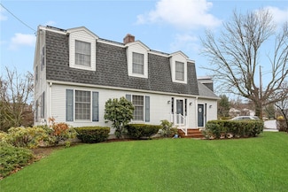 6 Lake Dr, North Providence, RI 02904