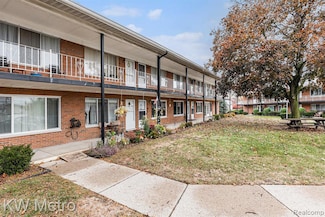 2121 Clawson Ave Unit 207, Royal Oak, MI 48073