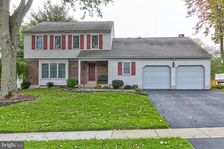 8 Eagle Point Cir, Hockessin, DE 19707