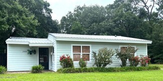1009 Oliver St, Pascagoula, MS 39567