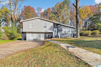 905 Keith Dr, Weaver, AL 36277