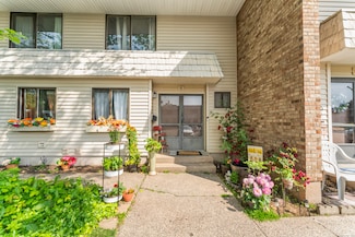 6 Mountain Laurel Ct, Cromwell, CT 06416