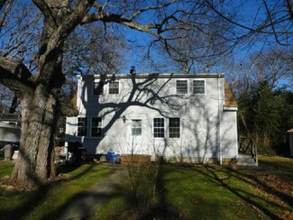 50 E King Rd, Tiverton, RI 02878