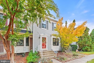 8605 Western Oak Dr, Springfield, VA 22153