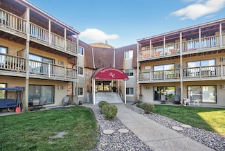 2005 E 122nd St Unit A7, Burnsville, MN 55337