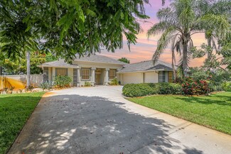 2230 S Courtenay Pkwy, Merritt Island, FL 32952