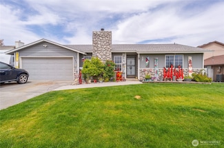 327 N Grape Dr, Moses Lake, WA 98837