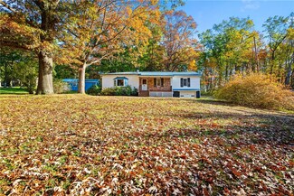 1188 Schoolhouse Rd, Sipesville, PA 15561