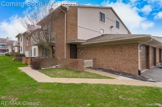 6715 Maple Lakes Dr Unit 70, West Bloomfield, MI 48322