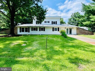 7 Moonlight Dr, Hamburg, PA 19526