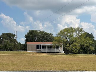 999 Summit Dr, Springtown, TX 76082