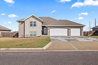 6092 S Iris Ln, Battlefield, MO 65619