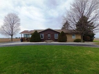 9265 Old Sr 15 N, Milford, IN 46542