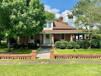 300 Blackmon St S, Bethune, SC 29009