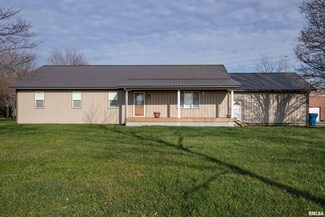 2647 Dowell Rd, Du Quoin, IL 62832