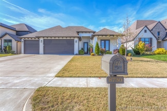 8730 S Olympia Ave, Tulsa, OK 74132