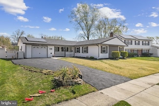 29 Northgate Ln, Willingboro, NJ 08046