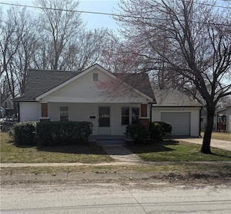 311 W Dakota St, Butler, MO 64730