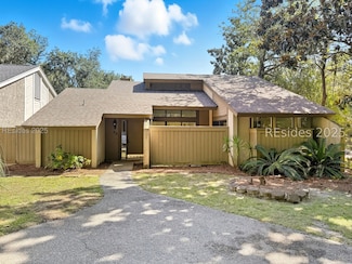 22 Stable Gate Rd, Hilton Head Island, SC 29926
