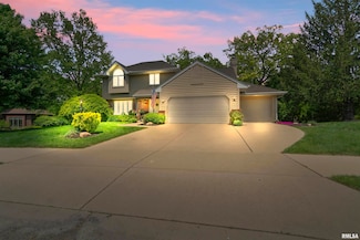 6410 N Live Oak Ct, Peoria, IL 61615