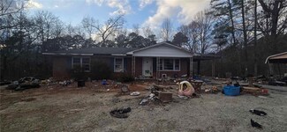 326 Kenneth St, Walhalla, SC 29691