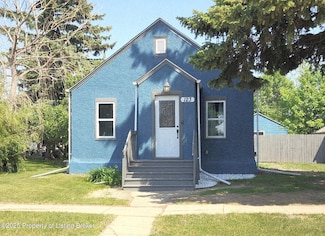 123 3rd St N, Richardton, ND 58652