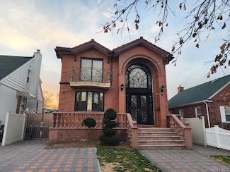 57-12 157th St Unit First floor Rear., Flushing, NY 11355