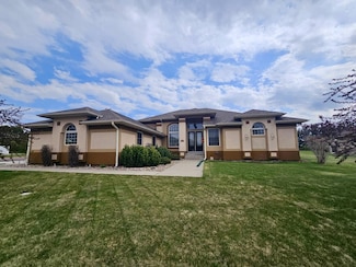 901 Estates Dr, Wagner, SD 57380