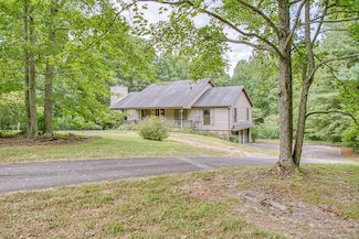 2139 Austin Bottom Rd, Baxter, TN 38544