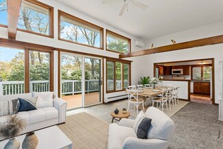 11 Tupelo Rd, Marstons Mills, MA 02648
