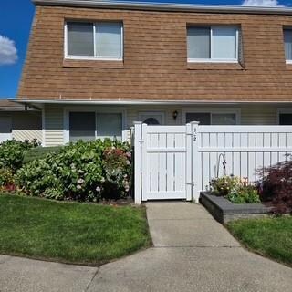 172 Storm Dr, Holtsville, NY 11742