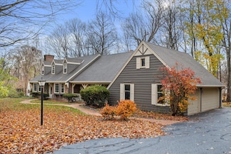 13485 Braemar Dr, Elm Grove, WI 53122