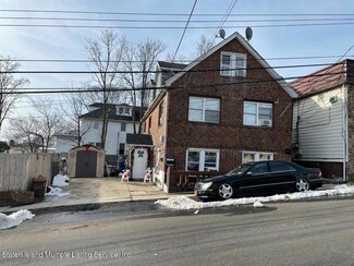 100 Piave Ave, Staten Island, NY 10305