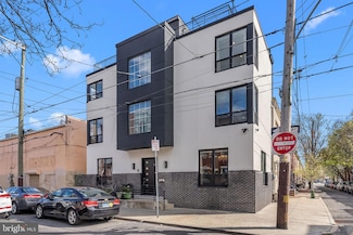 1001 S Chadwick St, Philadelphia, PA 19146