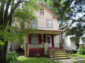 1703 SW Fillmore St, Topeka, KS 66604