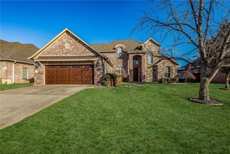 5609 S 45th St, Rogers, AR 72758