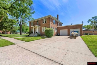 440 6th St, Lafayette, MN 56054