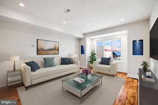 2328 Alter St, Philadelphia, PA 19146