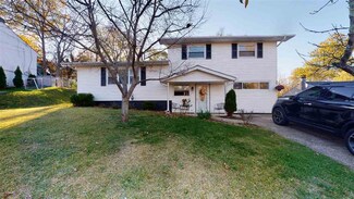 11 Seminole Rd, Huntington, WV 25705