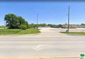 5337 NE 22nd St, Des Moines, IA 50313